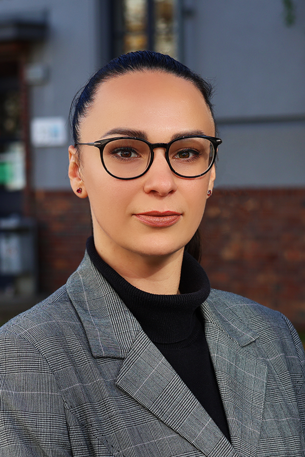 Dr Anna Profile